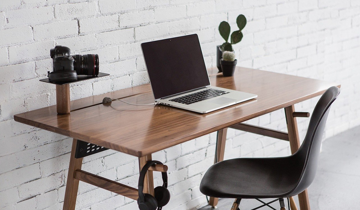 Good Adjustable Desk for Your Workstation